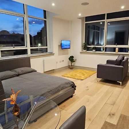 Studio Flat In Tottenham ロンドン エクステリア 写真